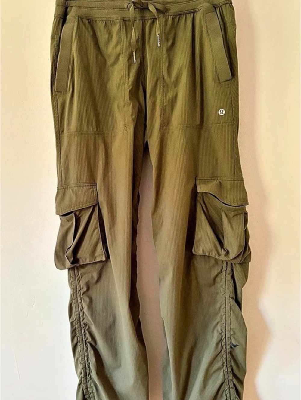 lululemon Cargo Track Pants in Green Size Small